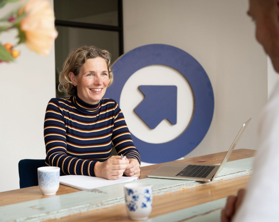 Adviseur Karin adviseert